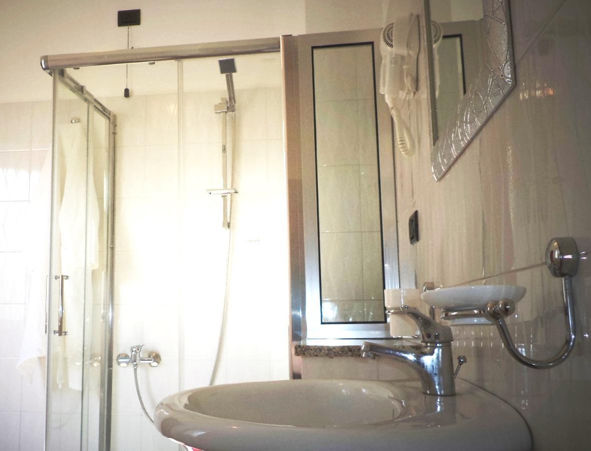 Il Girasole Bed & Breakfast Вибо Валентия Екстериор снимка